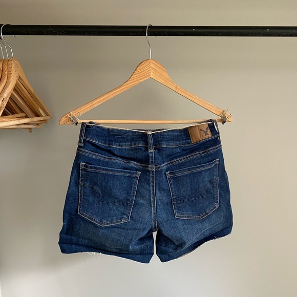 American Eagle Denim Shorts - Size 2 - Picture 8 of 9